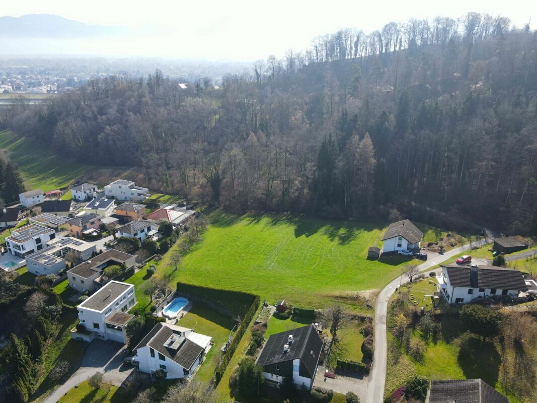 Zentrumsnahes Baugrundstück mit total 6'055 m2 in ruhiger Wohnzone