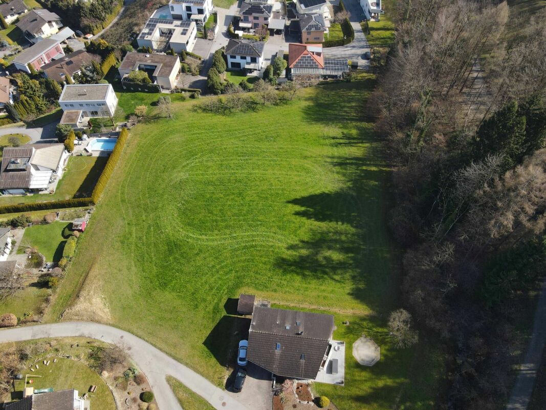Zentrumsnahes Baugrundstück mit total 6'055 m2 in ruhiger Wohnzone