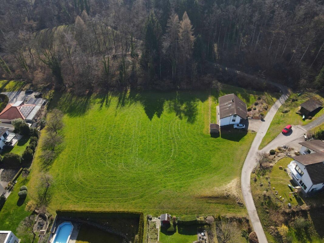 Zentrumsnahes Baugrundstück mit total 6'055 m2 in ruhiger Wohnzone