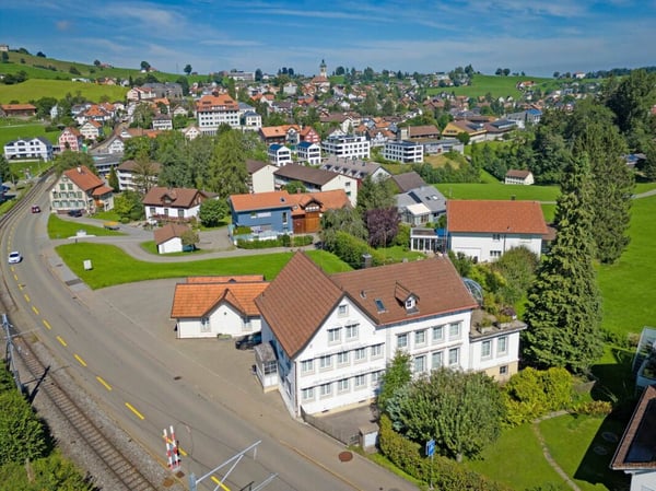 Vielseitiges Wohn- und Geschäftshaus im Herzen von Speicher - mit einzigartigem Potenzial und Weitsicht!