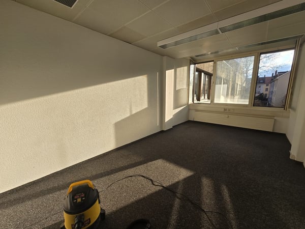 Helle Büroräume an zentraler Lage in Biel ideal für Praxis, Agentur oder kreative Nutzung 3