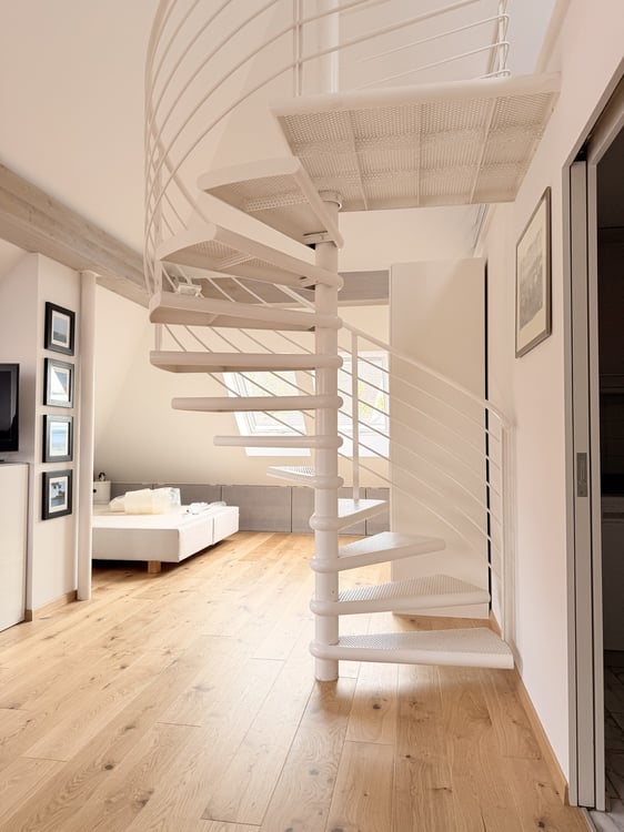 Charmante 2.5-Zimmer-Wohnung nach kompletter Sanierung Erstbezug nach Renovation 9