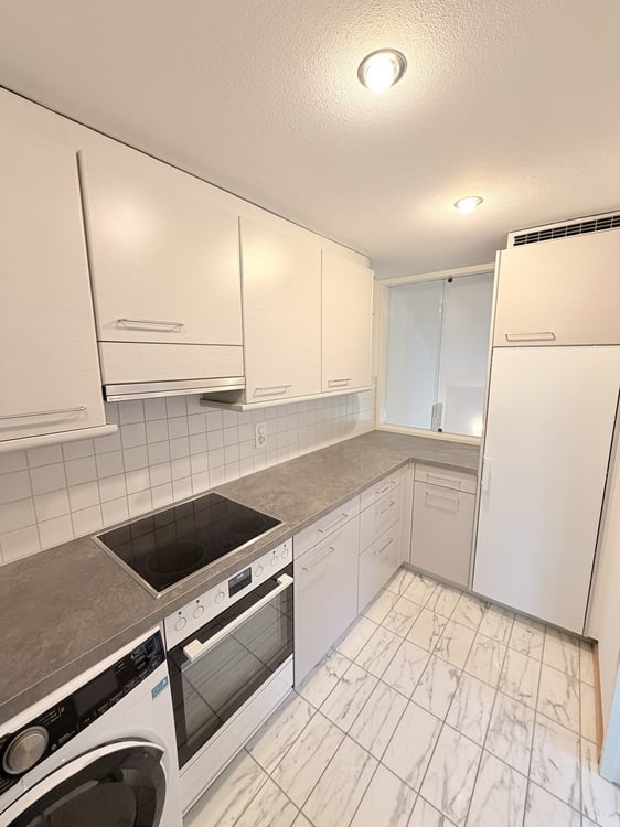 Charmante 2.5-Zimmer-Wohnung nach kompletter Sanierung Erstbezug nach Renovation 8