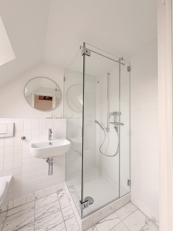 Charmante 2.5-Zimmer-Wohnung nach kompletter Sanierung Erstbezug nach Renovation 10