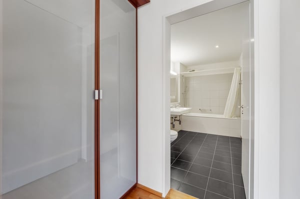 Moderne, hochwertige 1.5-Zimmer-Wohnung in Zürich Seebach ab sofort / nach Vereinbarung 3