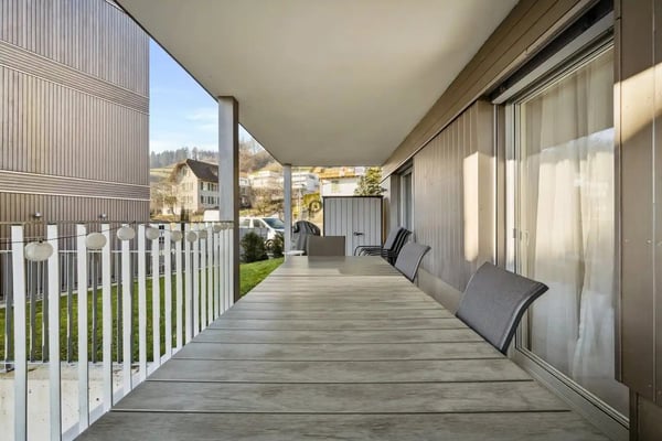 Neue 1.5 Zi. Gartenwhg. + Privatgarten 170m2 + Terrasse 16m2 - 3 Parteien im Haus - Blick ins Grüne! 6