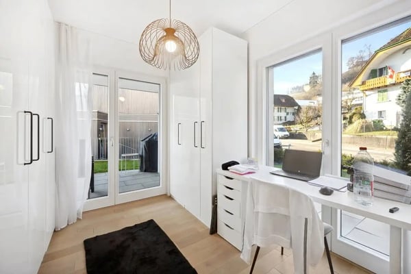 Neue 1.5 Zi. Gartenwhg. + Privatgarten 170m2 + Terrasse 16m2 - 3 Parteien im Haus - Blick ins Grüne! 7