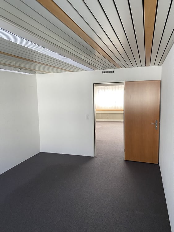 Bürofläche zentral in Reinach 2