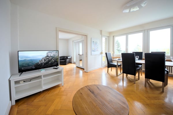 Schöne und sonnige Wohnung in Witikon 4