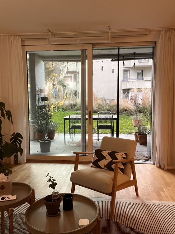Möblierte 1.5-Zimmer-Wohnung mit Gartensitzplatz zur Untermiete (Albisrieden, Zürich) - Furnished 1.5-room apartment with garden seating area for sublet (Albisrieden, Zurich) 3