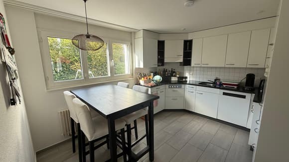 Möblierte 1.5-Zimmer-Wohnung mit Seesicht in Merlischachen (7 Monate befristet) 6