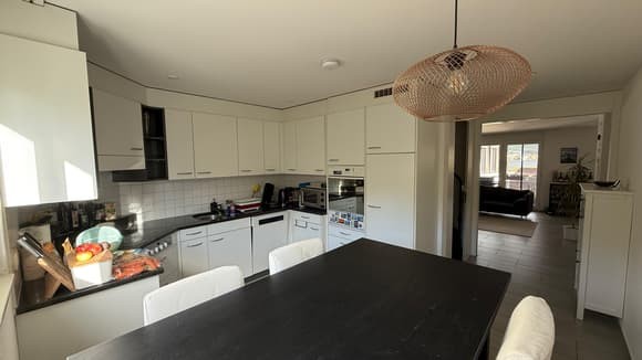 Möblierte 1.5-Zimmer-Wohnung mit Seesicht in Merlischachen (7 Monate befristet) 7