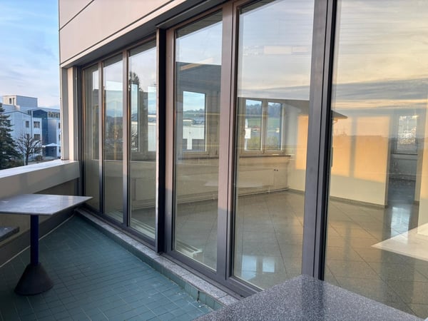 Heller und einladender Gewerberaum mit Terrasse in Schenkon 8