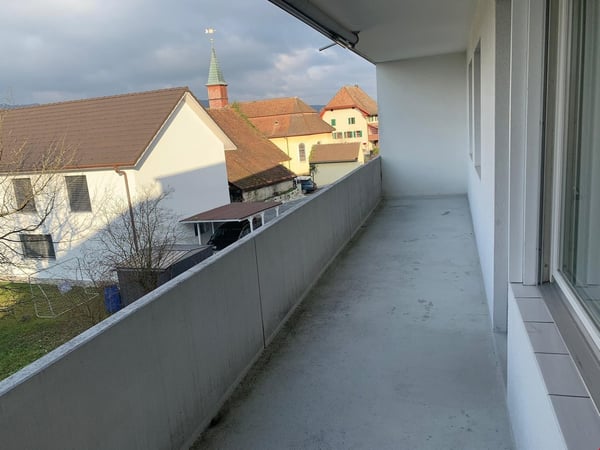 Grosszügige, helle 1.5 Zimmerwohnung 12