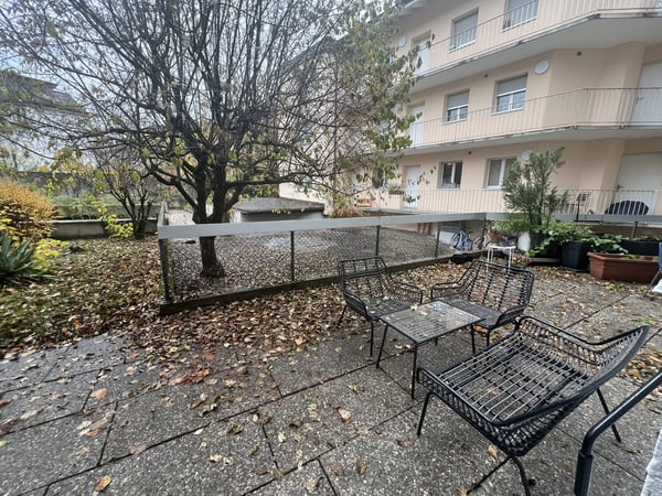 2.5 Zimmer Wohnung mit Terrasse in Hottingen 9