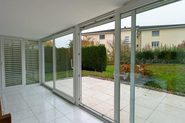 Exklusive 1.5 Zimmer-Wohnung: Terrasse, Hobbyraum & Tiefgarage 2