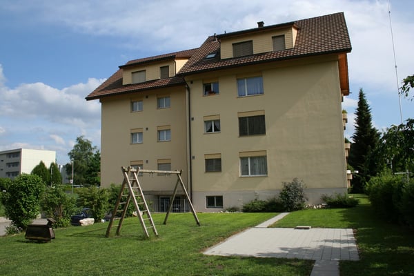 Zu vermieten per 1. Februar 2026: Charmante 1.5-Zimmer-Dachwohnung 11