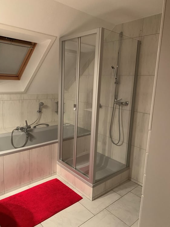 Zu vermieten per 1. Februar 2026: Charmante 1.5-Zimmer-Dachwohnung 8