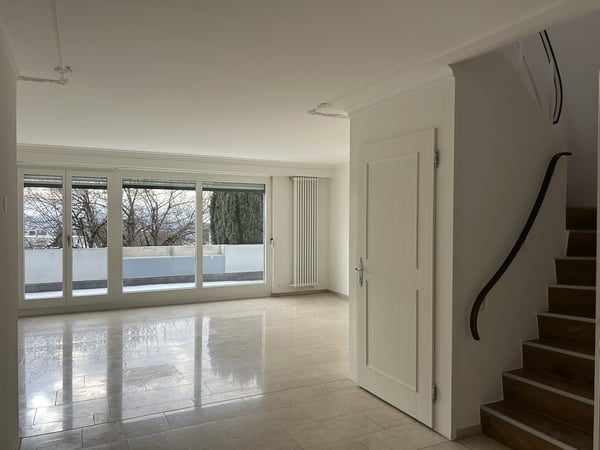 Exklusiv zu vermieten im steuerprivilegierten Uitikon: frisch renoviertes 8.5-Zimmer-Doppeleinfamilienhaus mit grossem Garten und herrlicher Fernsicht 5