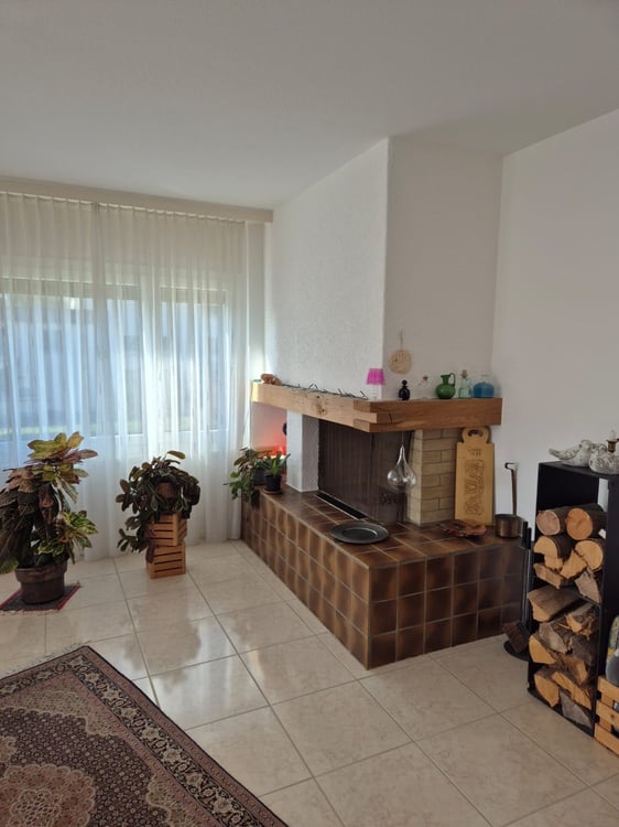 Wunderschöne 6 Zimmer-Wohnung in Bellach 1