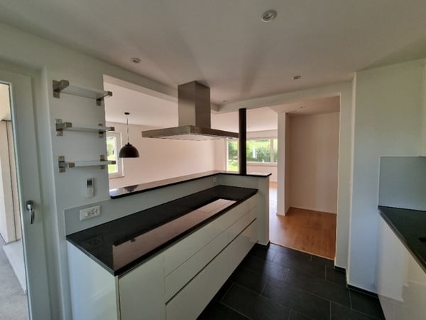 Helle 4.5-Zimmer-Wohnung mit Garten, 2 Garagenplätzen und Hobbyraum in Thalwil 7