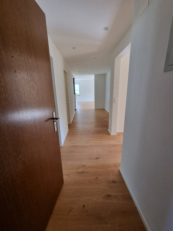 Helle 4.5-Zimmer-Wohnung mit Garten, 2 Garagenplätzen und Hobbyraum in Thalwil 11