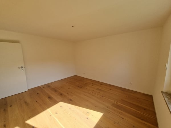 Helle 4.5-Zimmer-Wohnung mit Garten, 2 Garagenplätzen und Hobbyraum in Thalwil 8