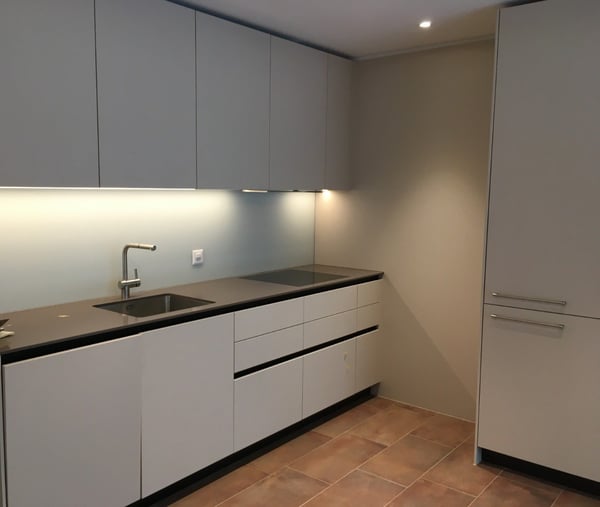 Schöne möblierte Wohnung in Wollishofen, mit privater Terrasse 3