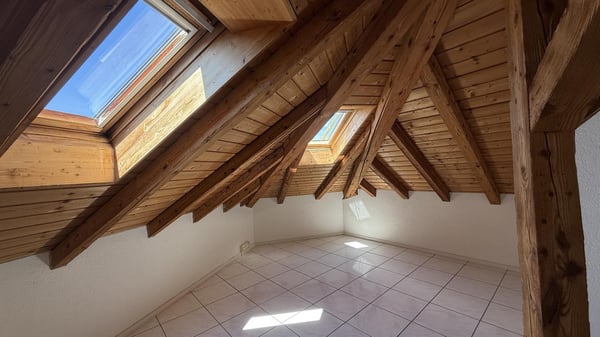 Neu renoviert mit grosser Zinnenterrasse und herrlicher Aussicht 8