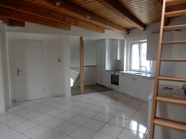Neu renoviert mit grosser Zinnenterrasse und herrlicher Aussicht 1
