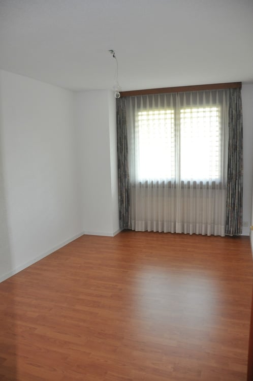 Grosszügiges 6.5-Zimmer-Doppeleinfamilienhaus in ruhiger Lage von Neuheim 10