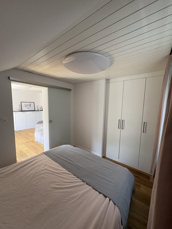 Modern furnished apartment with cellar & attic storage 5