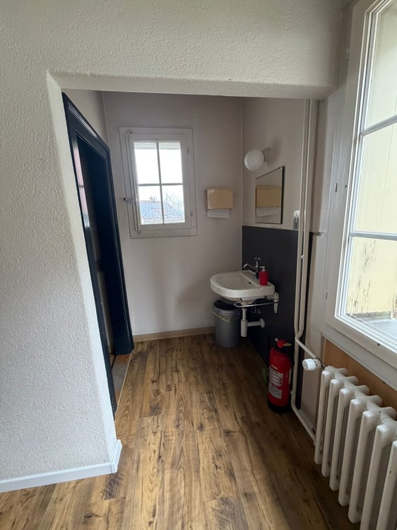 Vielseitige Praxis- oder Büroräumlichkeiten (120 m²) an zentraler Lage 6