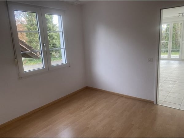 2 1/2 Zimmerwohnung mit eigene Garten ab 1.7. 2026 3
