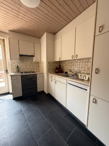 Cozy room in Zurich Richterswil 2