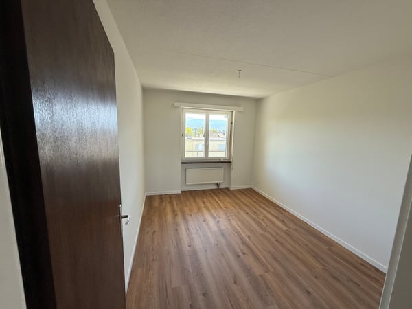 Moderne 4.5-Zimmerwohnung mit Aussicht in Rüti ZH 9
