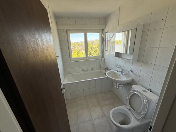 Moderne 4.5-Zimmerwohnung mit Aussicht in Rüti ZH 3