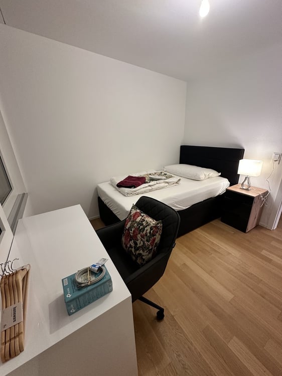 2x FURNISHED ROOMS with private BathroomFOR RENT RENENS (VD) 4