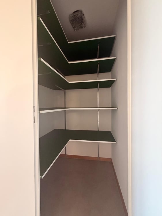Frisch teilsanierte 3.0-Zimmerwohnung im 5.OG an guter Lage 13