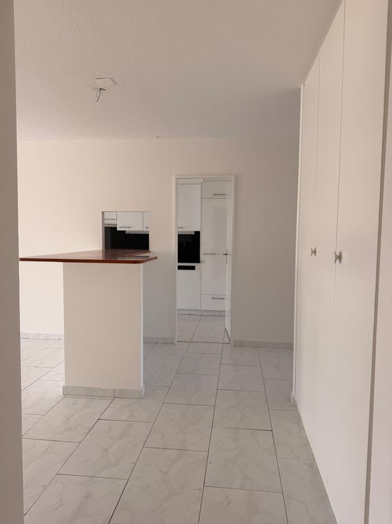Frisch teilsanierte 3.0-Zimmerwohnung im 5.OG an guter Lage 5