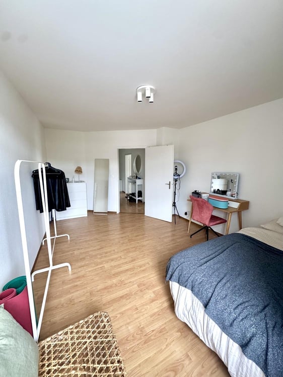 Bright furnished 3.5-room top-floor apartment at Hegibachplatz (Seefeld) sublet AugJan 8