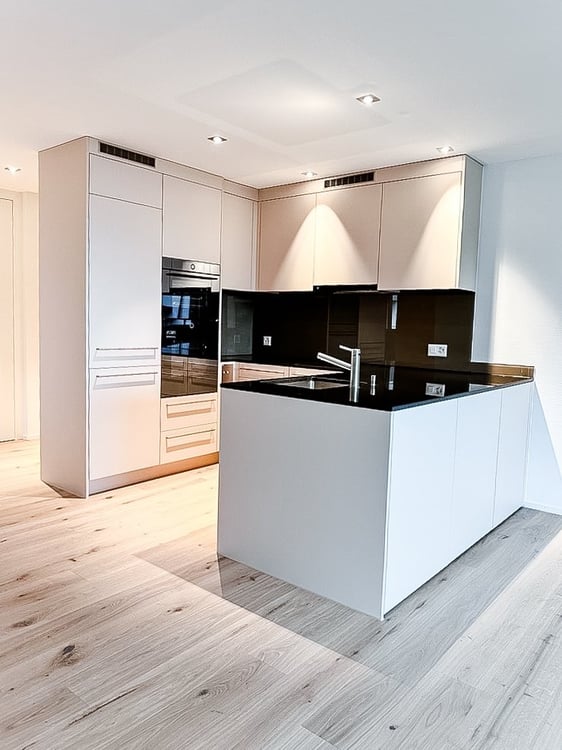 Attraktive 3½ Zimmerwohnung im steuergünstigen Bäch SZ 9