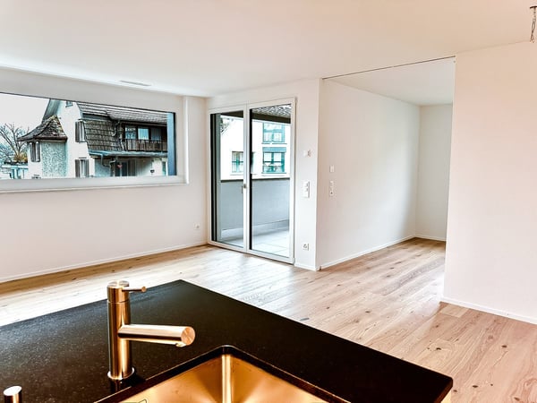 Attraktive 3½ Zimmerwohnung im steuergünstigen Bäch SZ 2