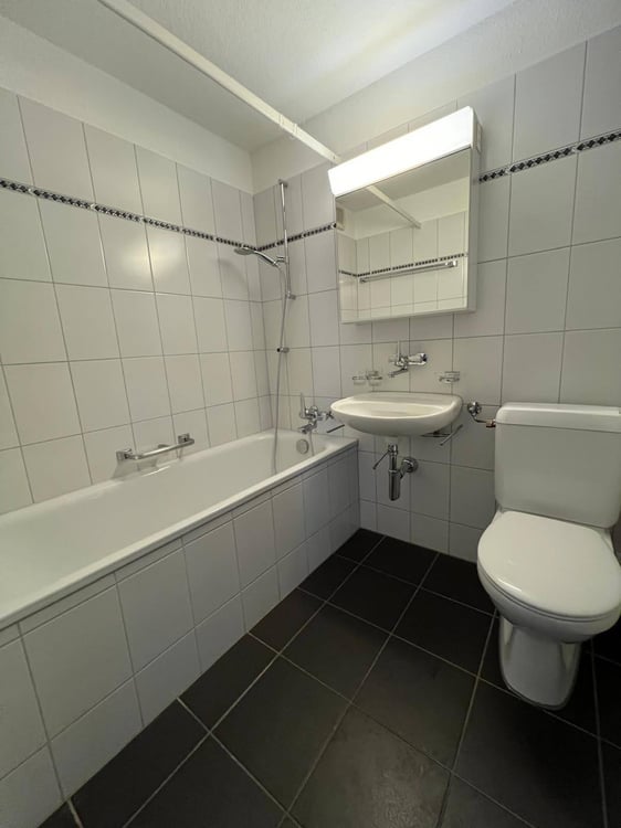 Helle Wohnung im 3. OG rechts mit Lift und Balkon 11