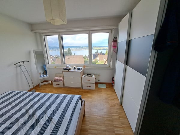 Schöne 3-Zimmerwohnung mit grossem Balkon und Seesicht 8