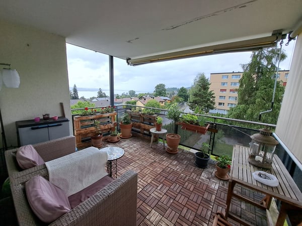 Schöne 3-Zimmerwohnung mit grossem Balkon und Seesicht 4