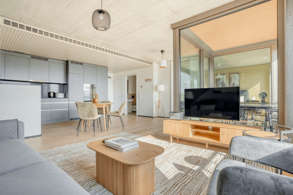 Modenerne 2,5 Zimmerwohnung hoch über den Wolken in Zürich-Oerlikon 3