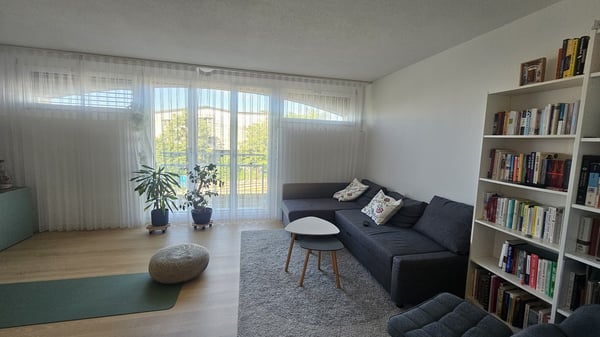 Modern Fully Furnished Apartment including parking in Neudorf Center, Cham, temporary for 13-14 months 1