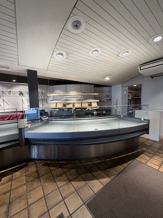 Ladenlokal & Café zu vermieten 8