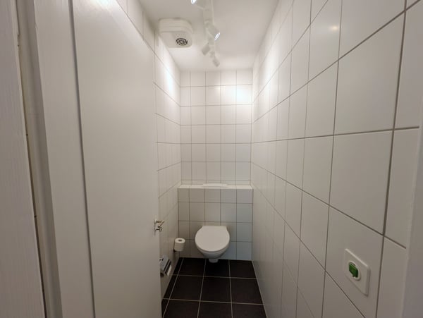 Neu renovierte und wunderschöne 4.5-Zimmer-Wohnung, im Herzen von Zürich 13